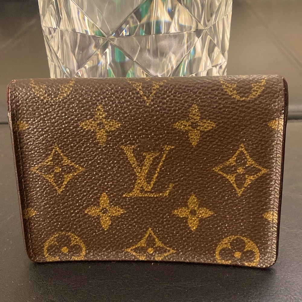 LOUIS VUITTON ID CARD HOLDER w/COA